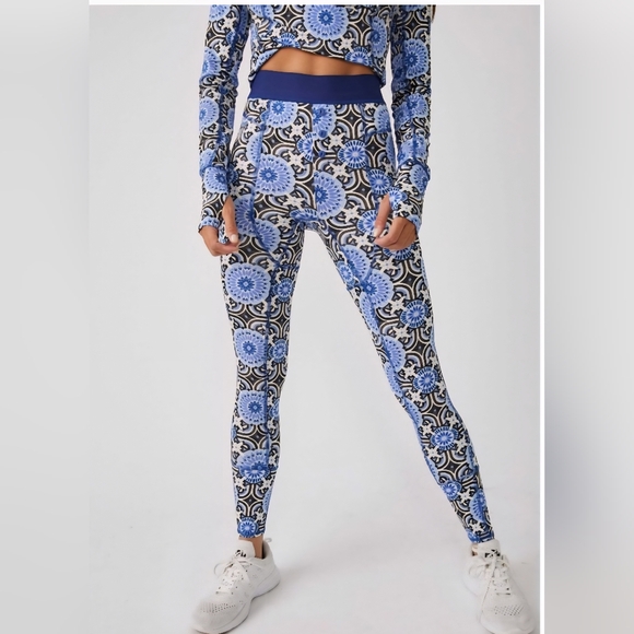 FP Movement By Free People Fireside Printed Base Layer Leggings Sz S Nwot - Picture 1 of 9